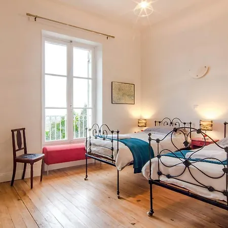 Sleeps 12 With Pool And Wifi Duras