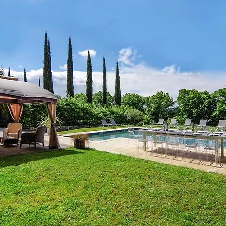 Sleeps 12 With Pool And Wifi Duras