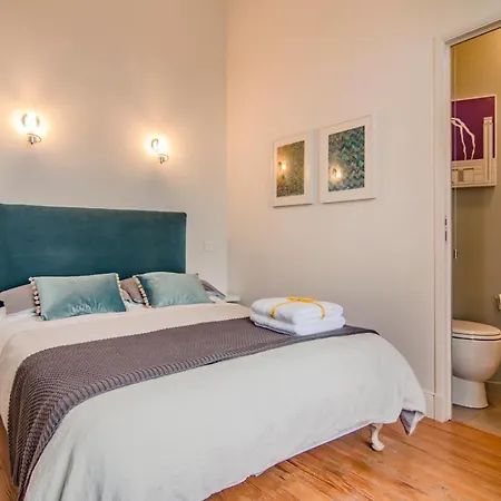 Sleeps 12 With Pool And Wifi Duras